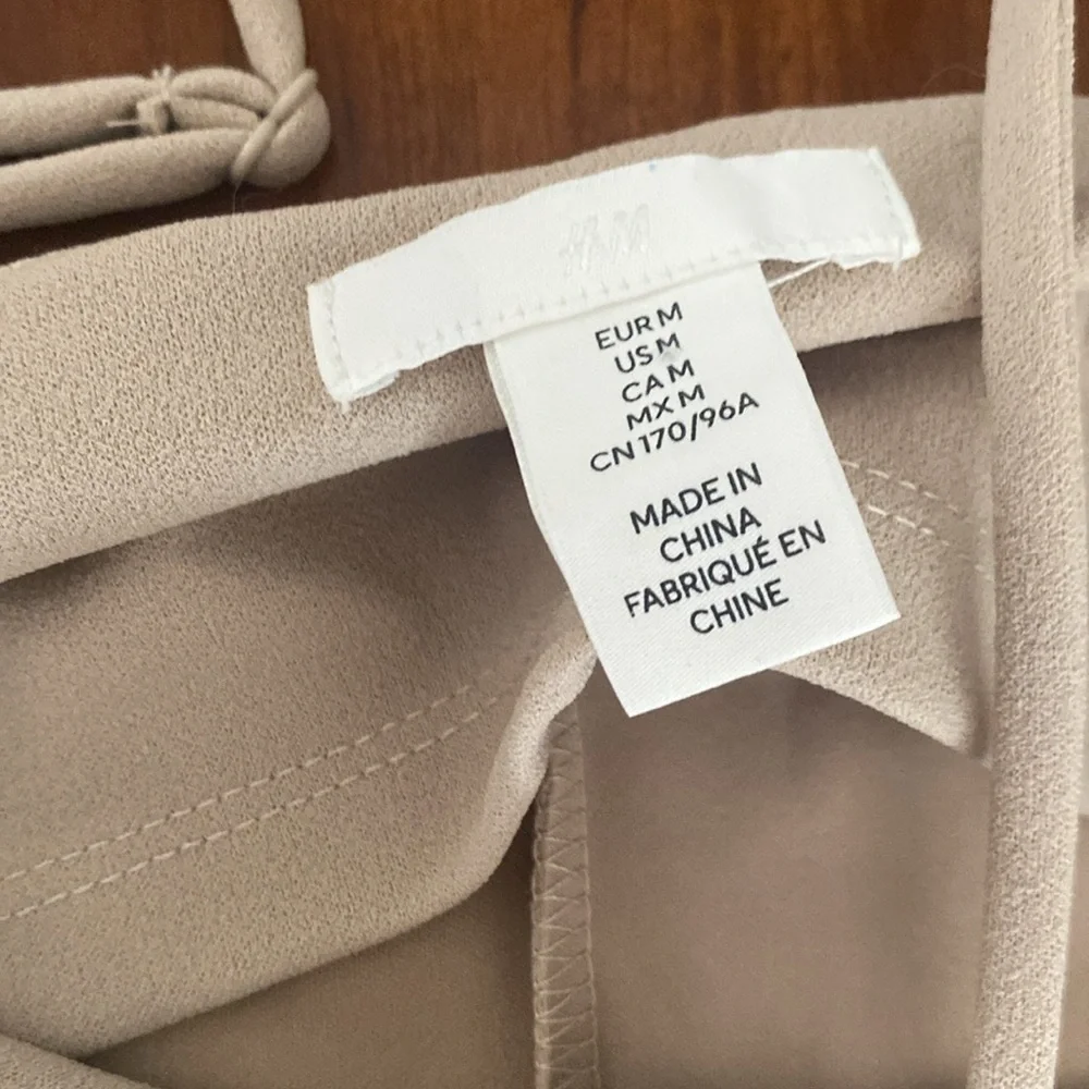 H&M dress in great condition size M - Picture 4 of 6
